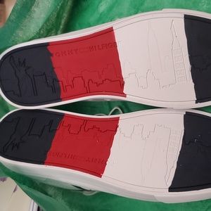 Tommy Hilfiger shoes sz 9